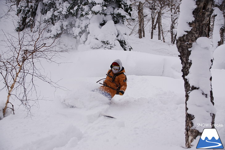 大雪山旭岳ロープウェイ 北海道最高峰でパウダーライド！